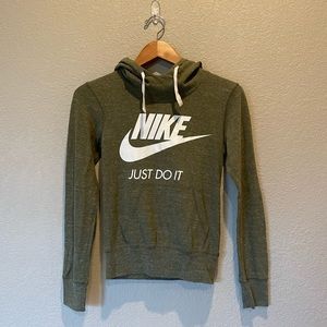 nike sweatshirt